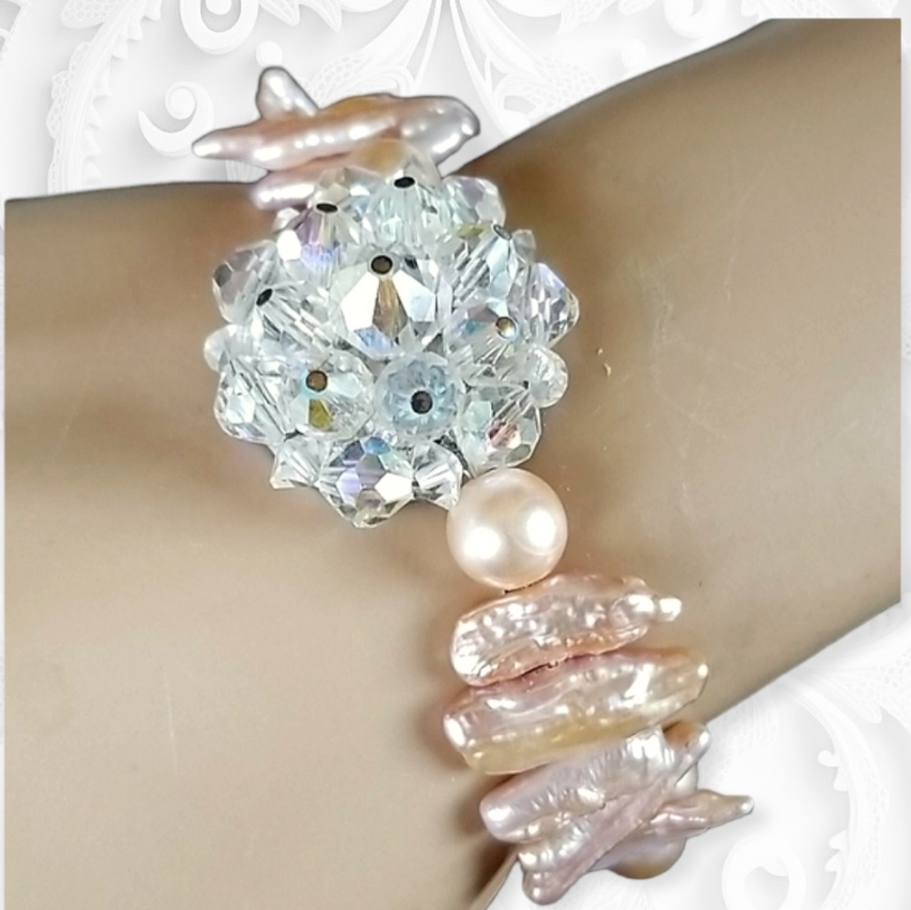 NWT Hand Crafted Repurposed Vintage Crystal Freshwater Pearl Bracelet - Picture 1 of 16
